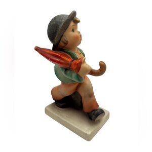 Goebel Hummel MERRY WANDERER Hum 11/0 TM2 Full Bee (Stamped) 5.25” figurine